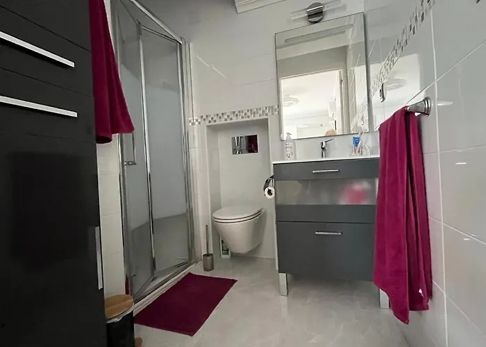 Location 6 Personnes A *